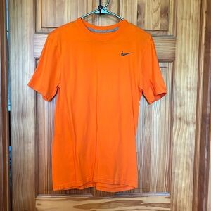 Nike short sleeve t-shirt
